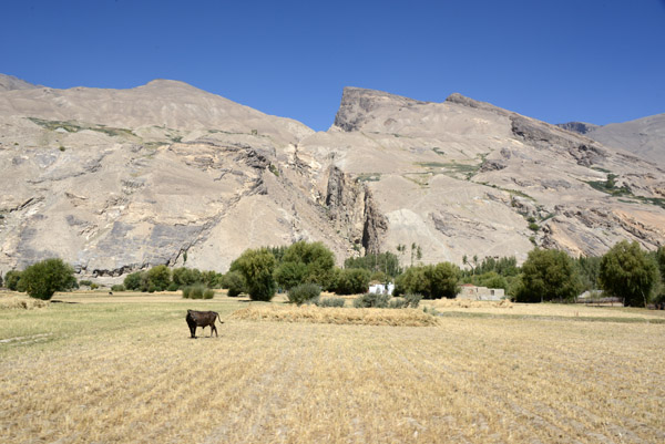 The next village to the west of Vrang Stupa