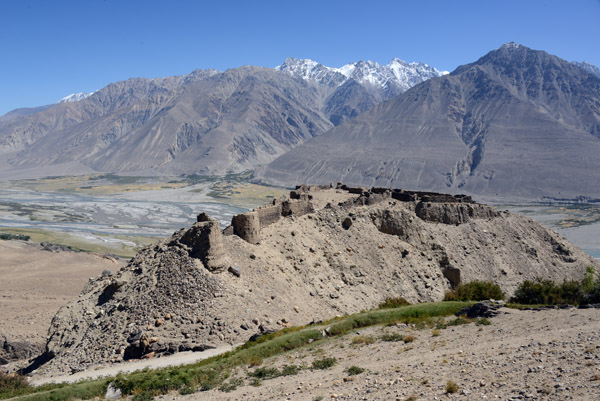 Yamchun Fortress with its impressive location over the Panj River
