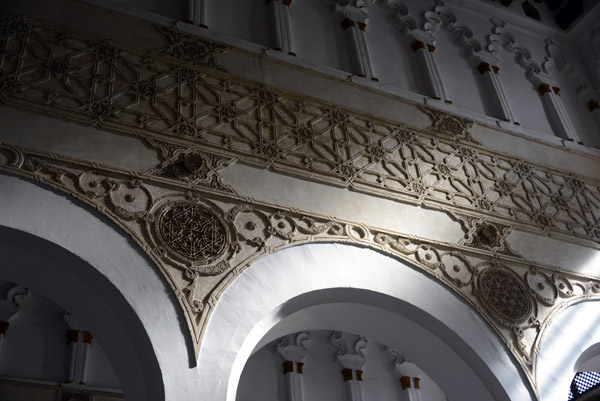 Part of a monastery until 1550, the synagogue became an armory then a warehouse