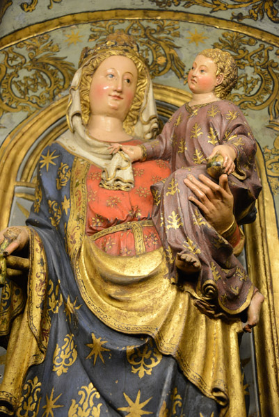 Madonna and Child in the center of the Choir Rood Screen