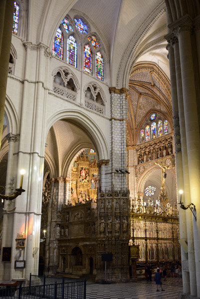 Main alter from the left transept, Toledo Cathedral