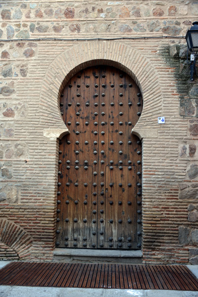 Moorish keyhole doorway, Toledo