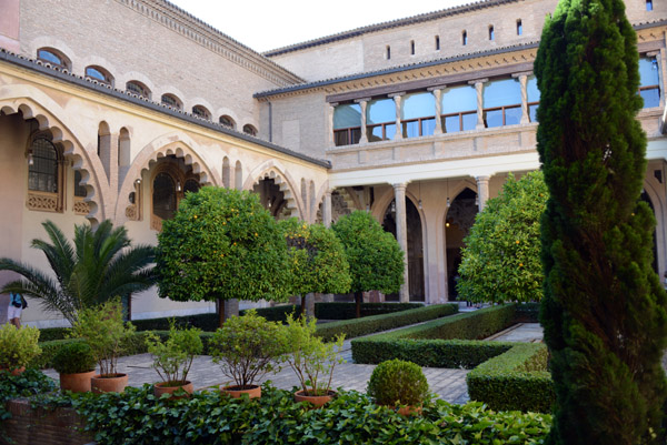 St. Isabel's Courtyard, Aljafera Palace
