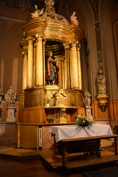 Circular altarpiece of the Capilla de Santiago