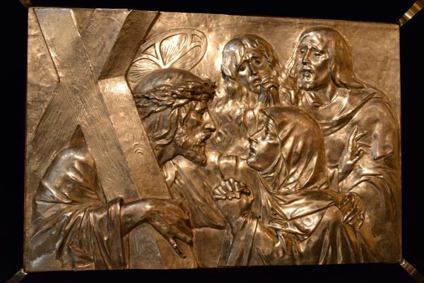 Bronze relief, Station IV - Jesus meets his Mother