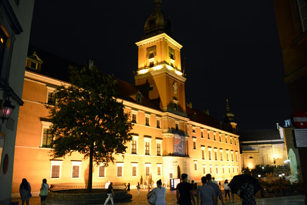 Warsaw Royal Palace at night