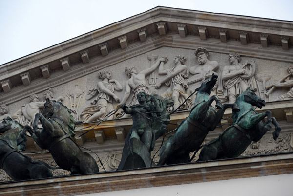 Quadriga and pediment relief, Teatr Wielki - Polish National Opera