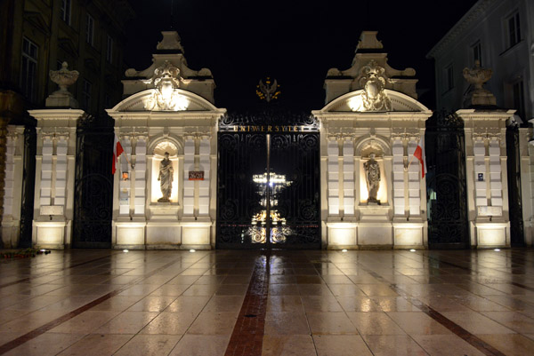 Gates of Warsaw University at night, Krakowskie Przedmieście 34, Warsaw