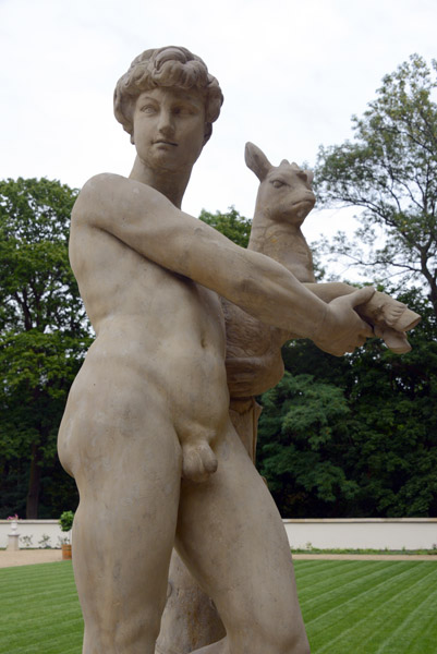 Shepherd boy with lamb, Royal Łazieki Park