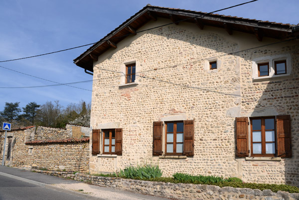 Pérouges is around a 20 minute walk from Meximieux 