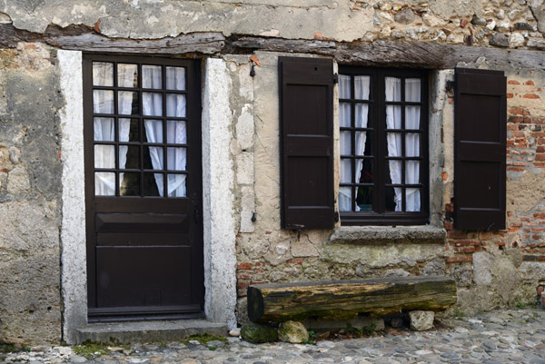 Doorway and Window, Pérouges