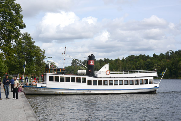 Tour boat from Stockholm at Drottningholm briggs