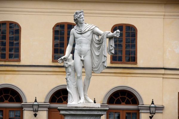 Drottningholm's copy of the Apollo Belvedere