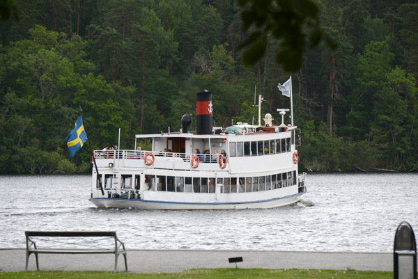 Tourist cruise on Lake Mlaren headed back to Stockholm