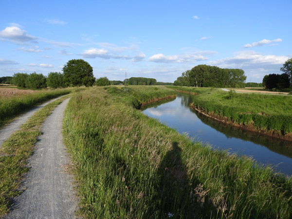 Bikepath along the Dijle River, Tremelo, Vlaams Brabant