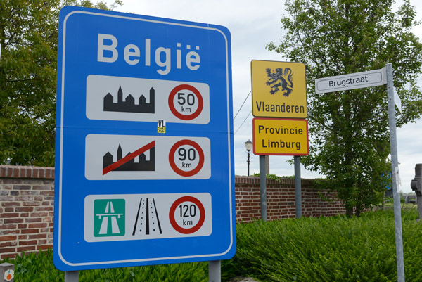 Belgium-Netherlands Border, Brugstraat, Smeermaas