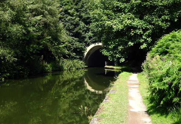 The Birmingham Canal passes through a tunnel, Smethwick