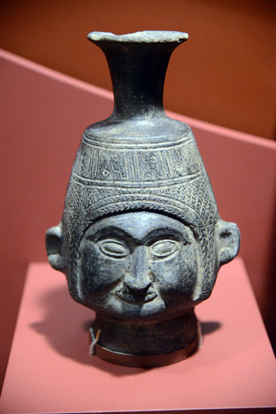 Ceramic vessel, Chimu (AD1000-1470), Peru