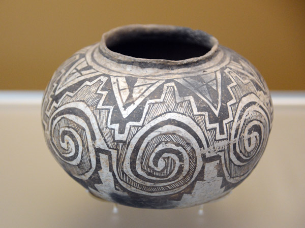Ceramic canteen, Cibola, Tularosa Style (AD1100-1200), New Mexico