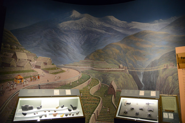Mural and Inca artefacts
