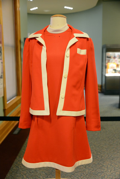 American Airlines flight attendant uniform, 1971-1974