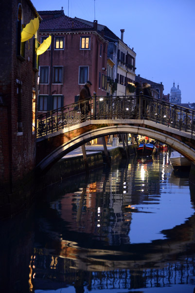 Fondamenta Rezzonico, Rio di S. Barnaba