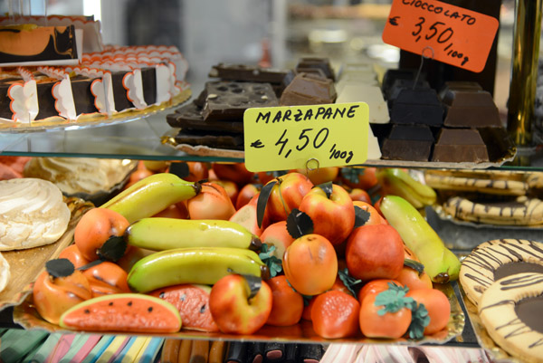 Marzapane shaped like fruit, Venice