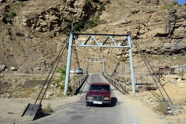 One way suspension bridge over a tributary of the Ghund River