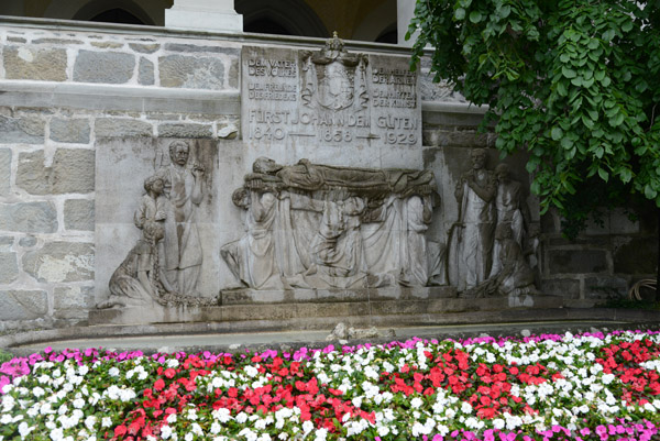Fürst Johann dem Guten memorial 1840-1858-1929