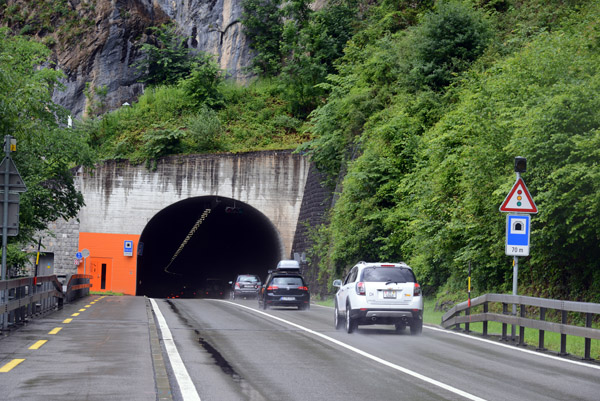 Tunnel on the E41, Tellsplatte, Canton Uri