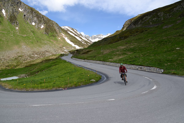 Keith cycling downhill, Oberalppass