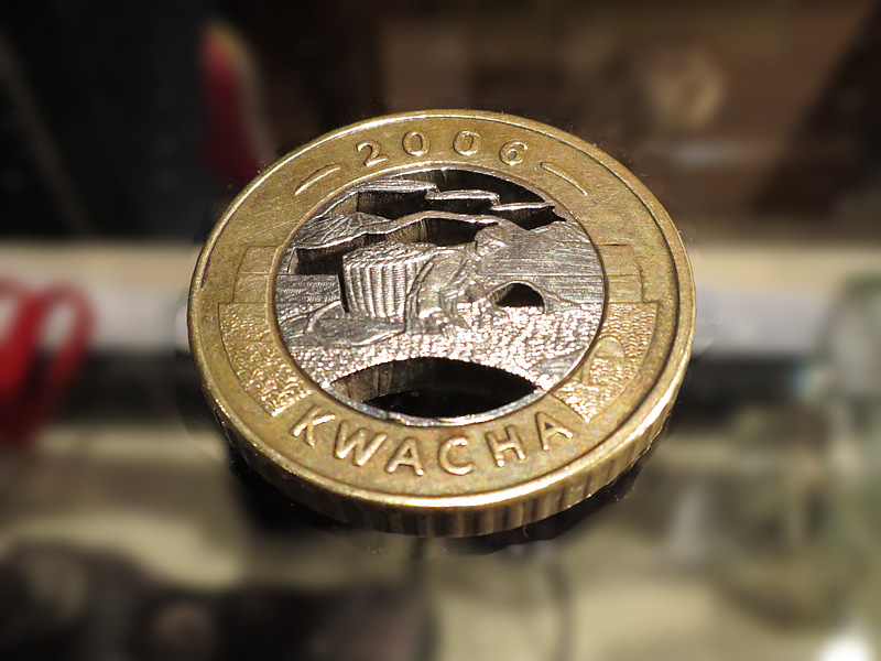 Moedas Vazadas Arte sulle Monete by Luca & Mary <br>Malawi Kwacha