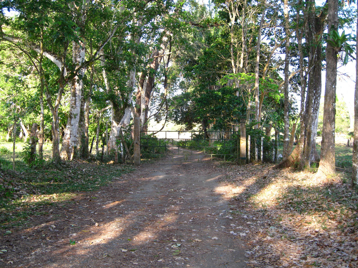 Entrance to benab