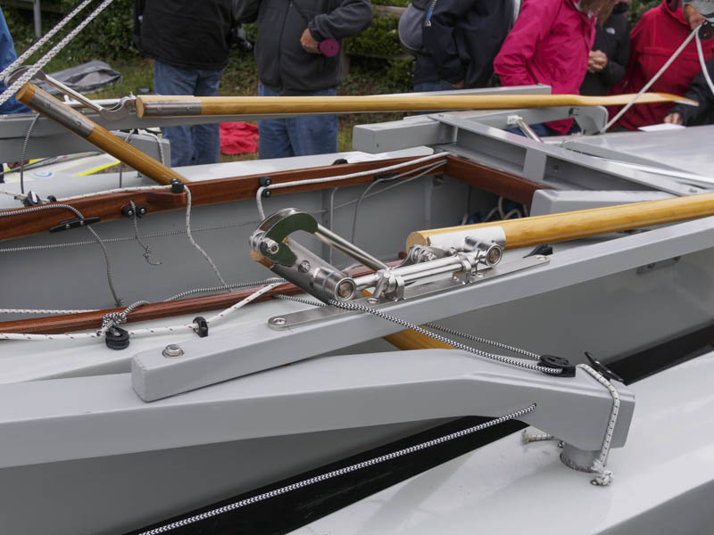 r2ak-e.jpg