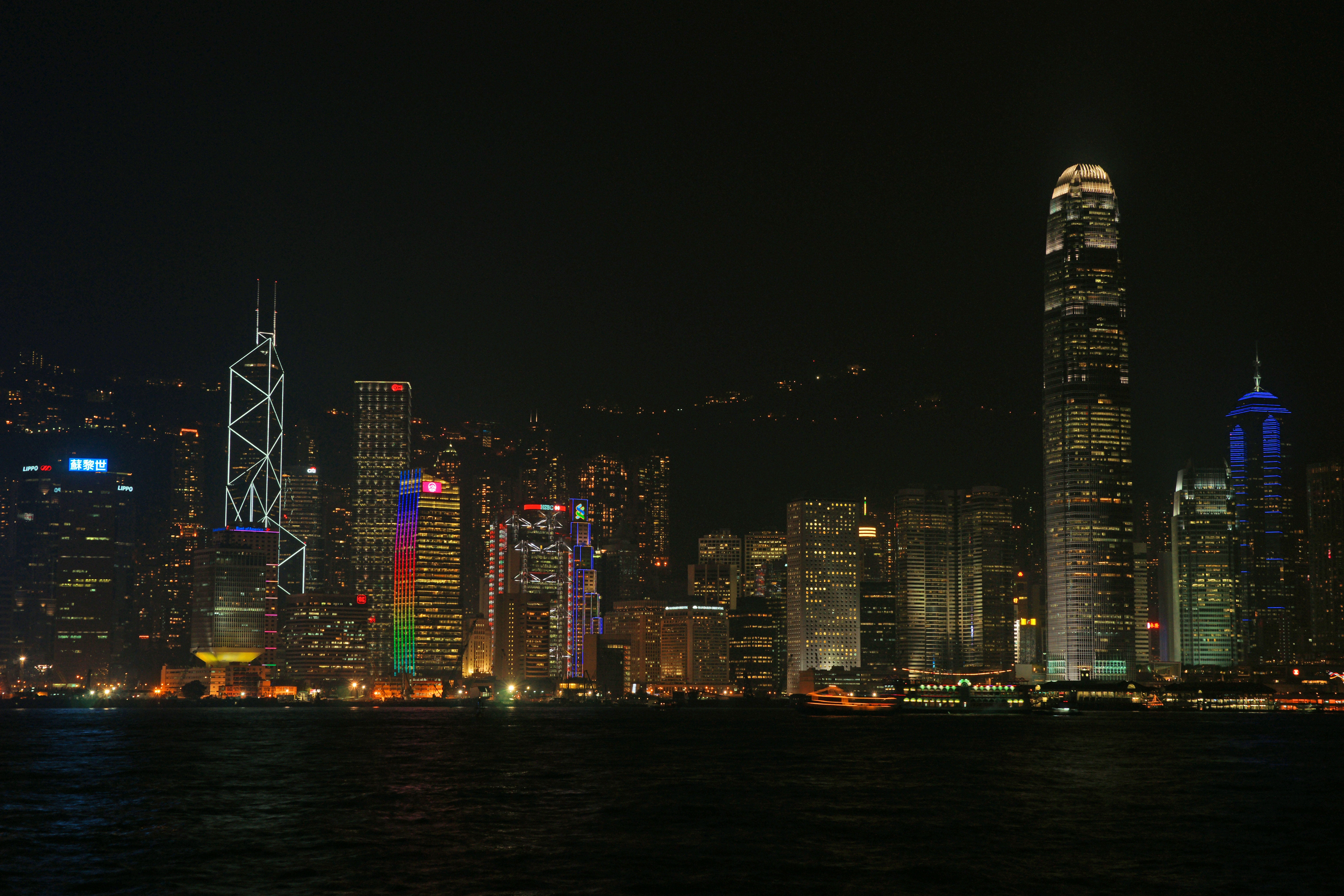 Skyline Night Hong Kong.jpg