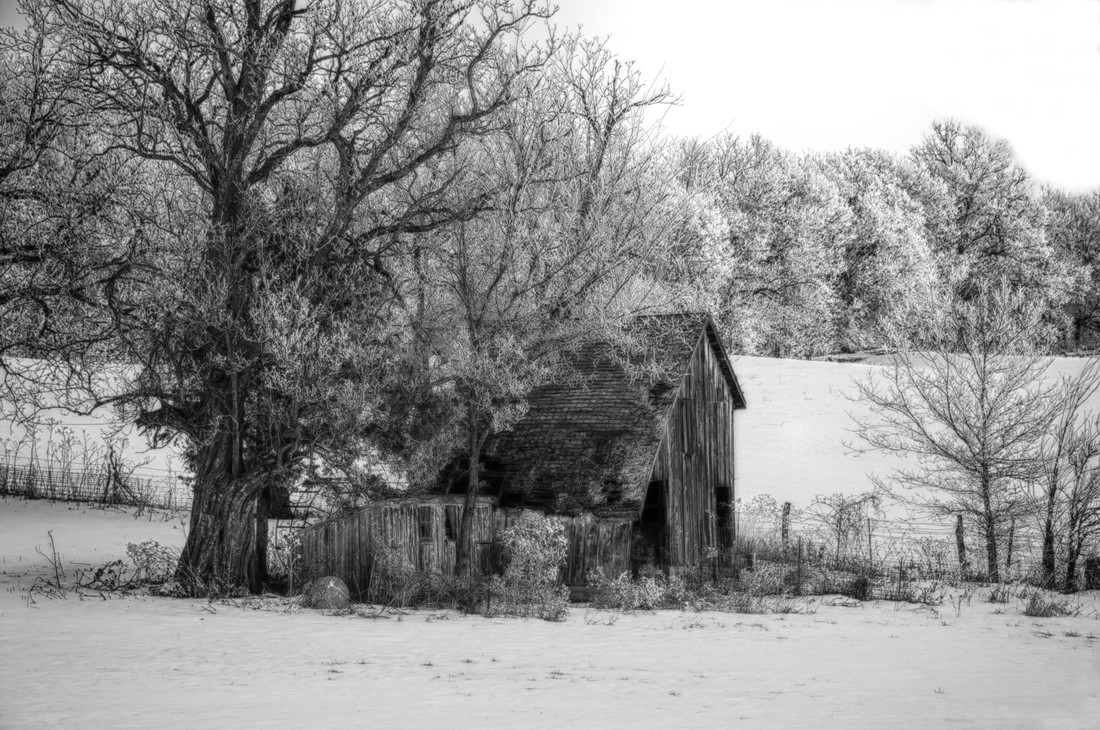 New Hampton Barn (B&W)