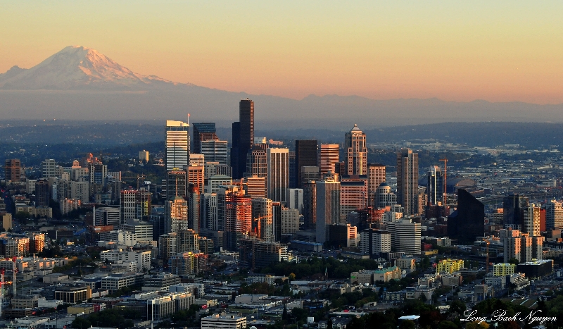 Mt Rainier and Seattles skyline