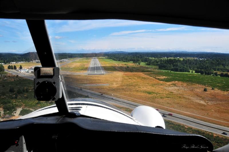 Beaver landing on runway 34 at Nanaimo BC
