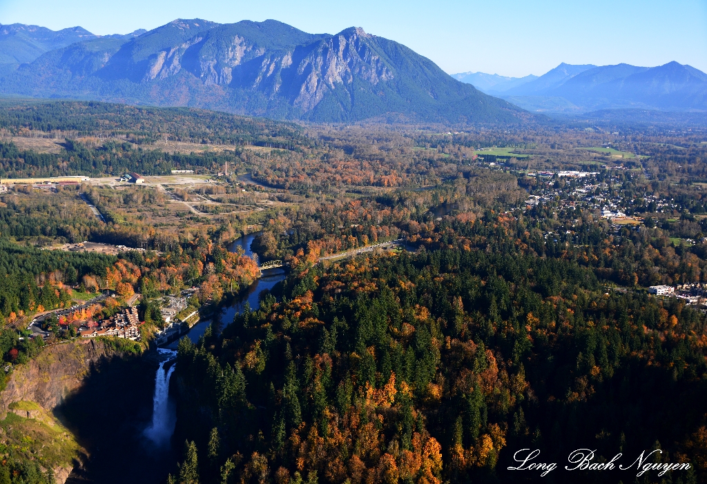 Snoqualmie Falls, Snoqualmie, Mt Si, Washington  