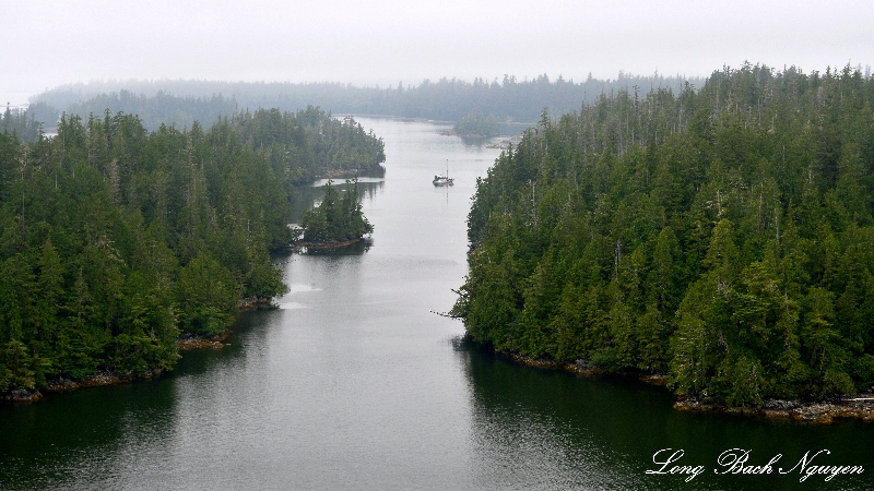 Passage in Pinkerton Islands, Sechart Channel, Barkley Sound, Vancouver Island, Canada  