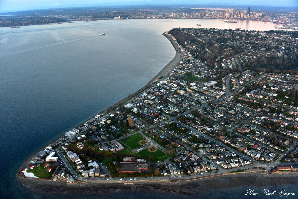 Alki Lighthouse, Alki Beach, Beach Drive, West Seattle, Elliott Bay, Seattle, Cascade Mountains 