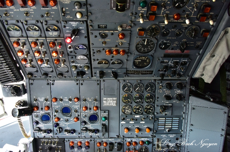 Retired American Airlines Boeing 727 Flight Engineer Station  at Clay Lacy Aviation Seattle 237  