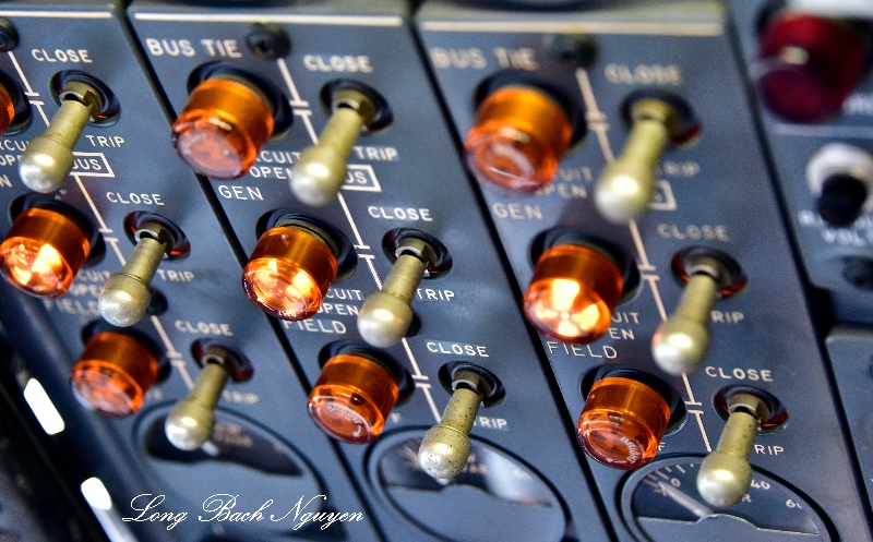 Retired American Airlines Boeing 727 Switches at Clay Lacy Aviation Seattle 262 