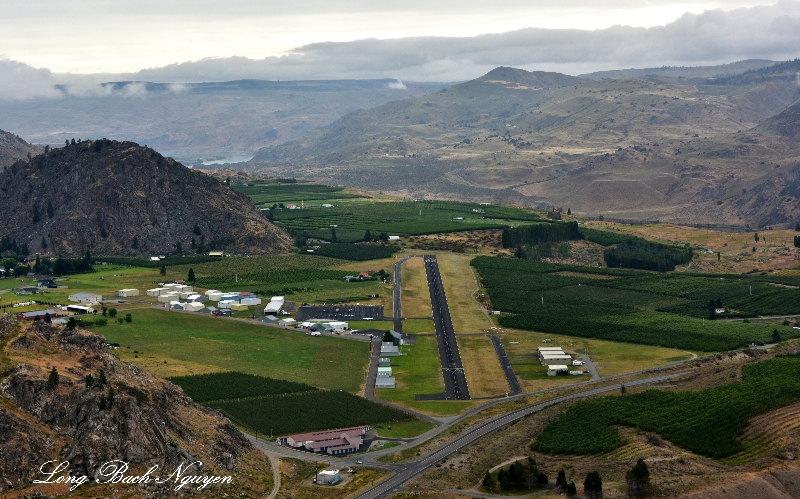 Final Approach to runway 02 at Chelan Airport S10 Washington 039  