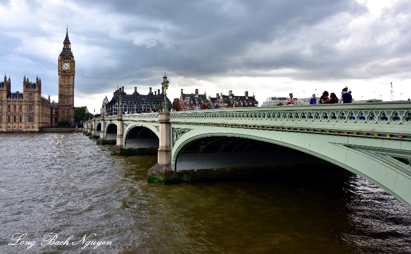 Westminster Bridge Houses of Parliament Big Ben London 139  