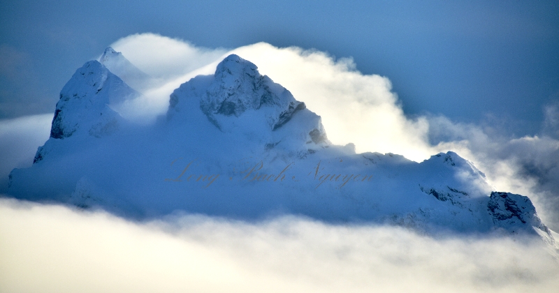 Strong Wind over Three Fingers Mountain 250  