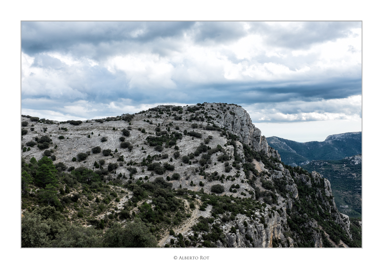 07/10/2015  Paisatges de Bel, ennuvolat.