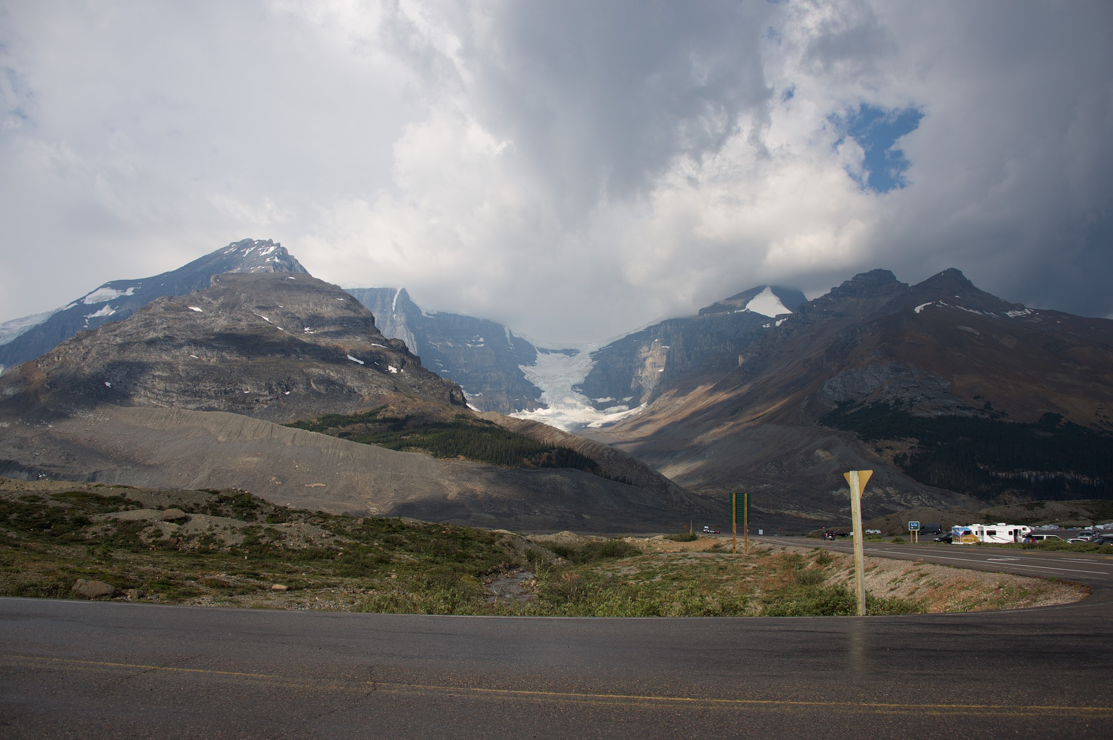 Leaving the Athabasca Glacier area - Dome Glacier