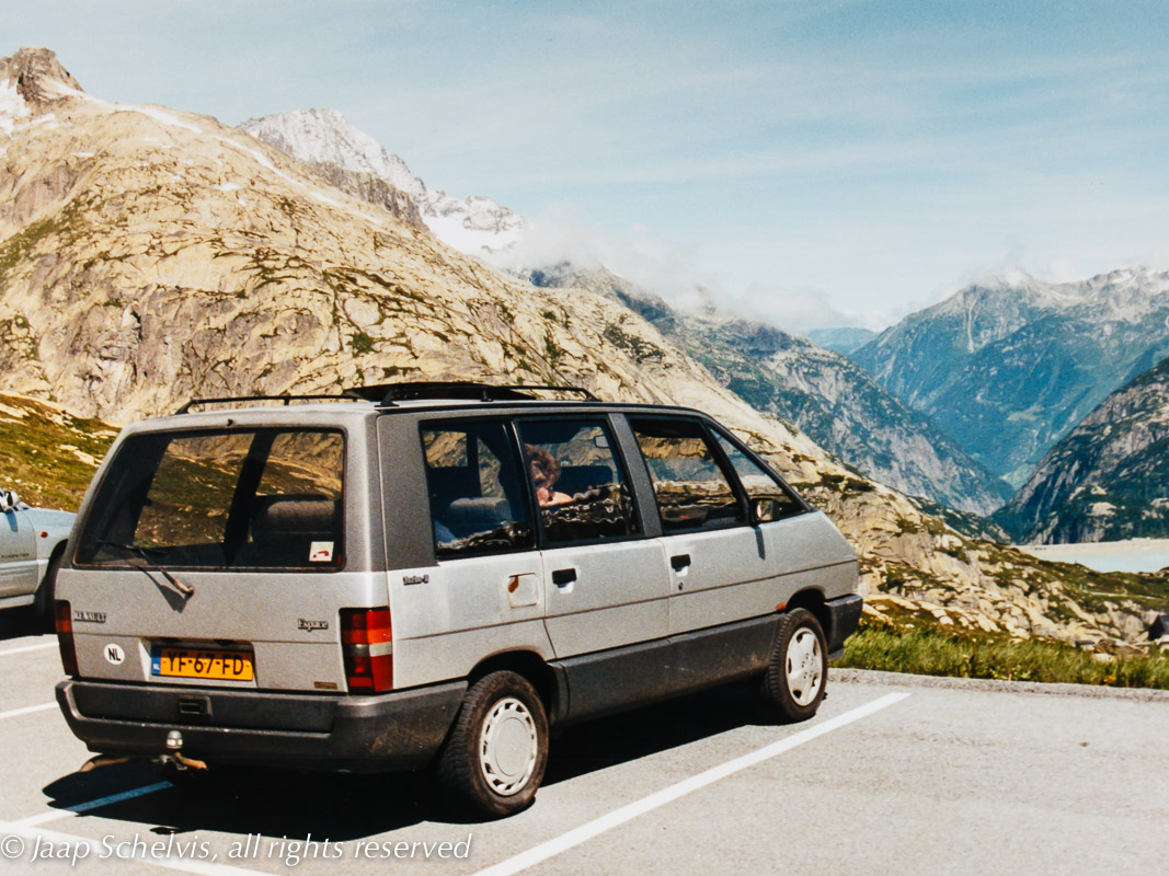 Nikon F60  /  1990 Renault Espace