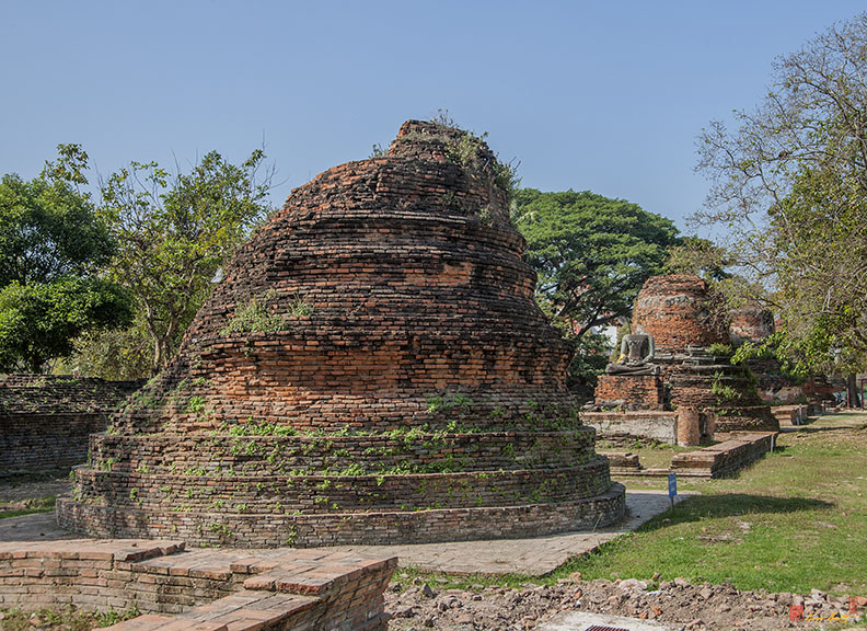 Wat Phra Si Sanphet Peripheral Chedi Ruins (DTHA0207)